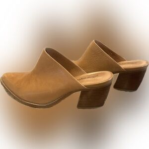 Dolce Vita camel colored mules